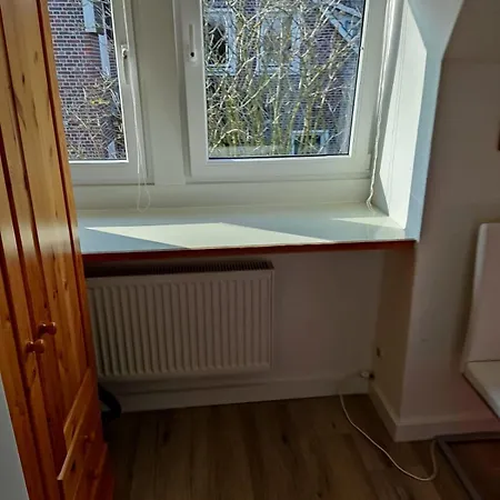 Ferienwohnung Aurich Zentrum Og 4 Schlafzimmer Und Fewo Eg 3 Schlafzimmer Apartmán