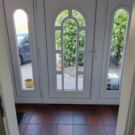 Ferienwohnung Aurich Zentrum Og 4 Schlafzimmer Und Fewo Eg 3 Schlafzimmer Apartmán